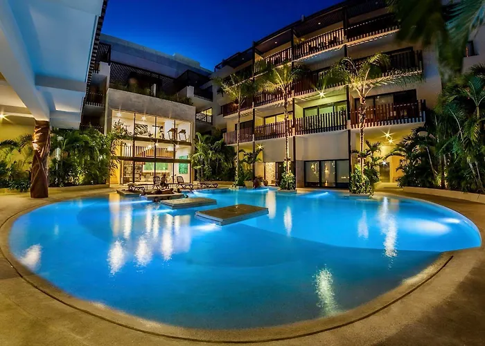 Tropical 3br Pool Near 5th Avenue & Apartamento Playa del Carmen