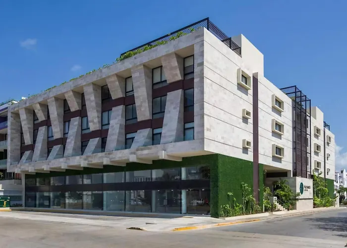Tropical 3br Pool Near 5th Avenue & Playa del Carmen