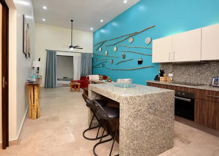 Tropical 3br Pool Near 5th Avenue & Apartamento